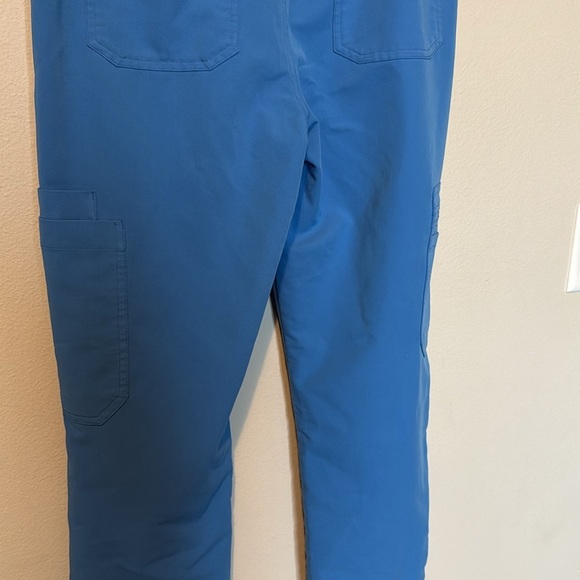 FIGS Cairo Cargo Scrub Pants Men’s Small Short Blue EUC Nurse Healthcare - Picture 7 of 12